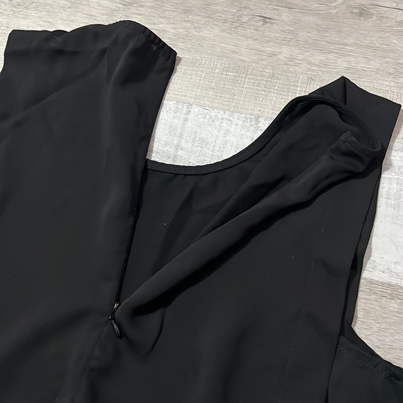NWOT Dressy Black Tank Blouse Size Medium Hidden Zipper Back of Neck - Picture 9 of 9